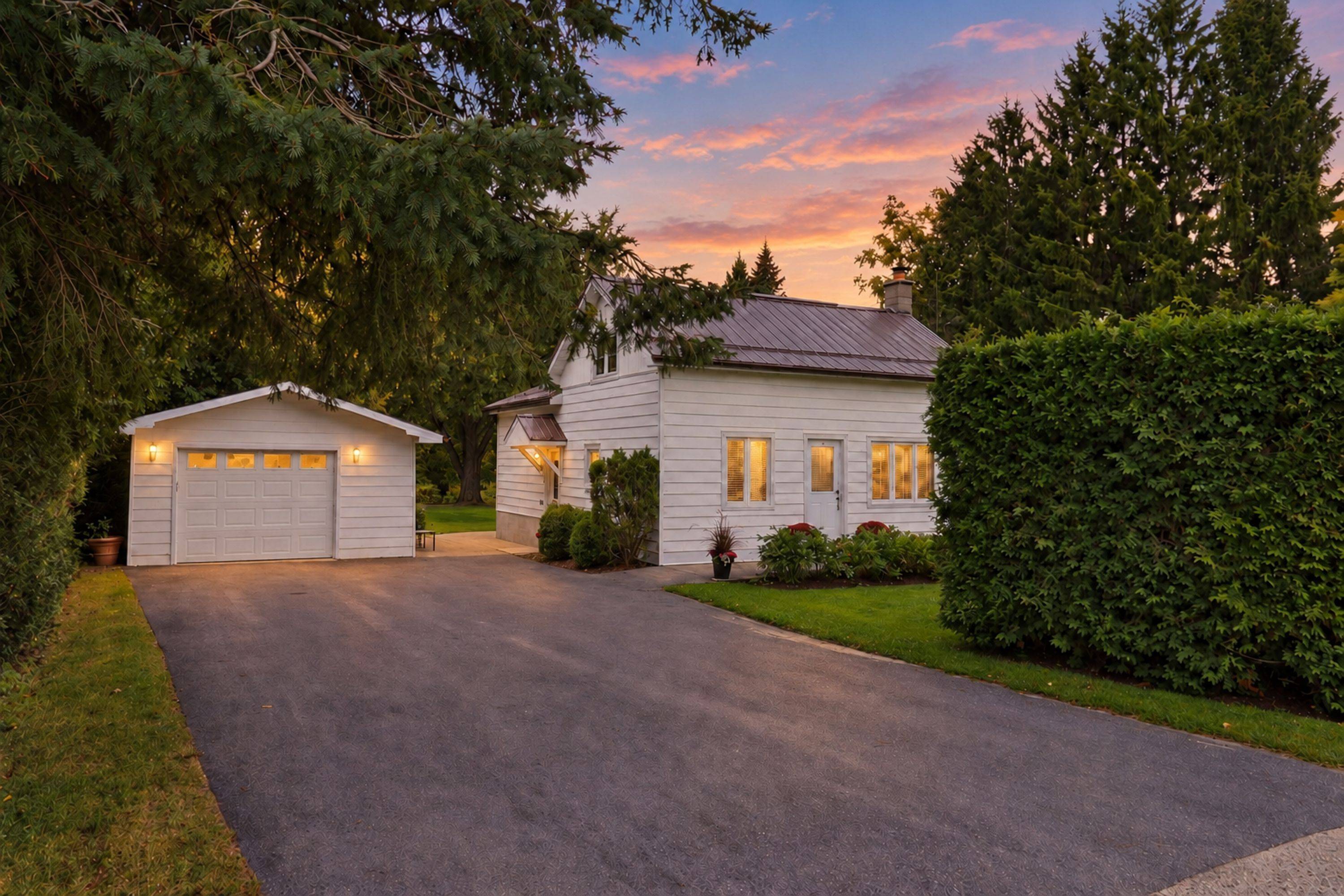 12 Lavender Hill RD, Clearview, ON L0M 1G0