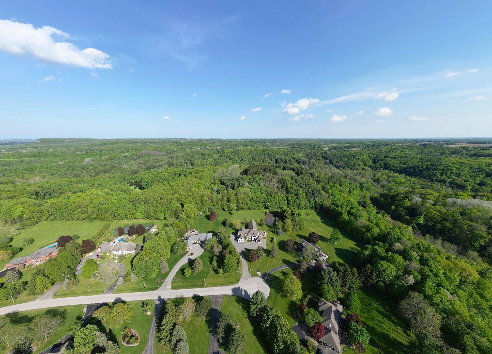 6399 Chelsea RD, Burlington, ON L7P 0M8