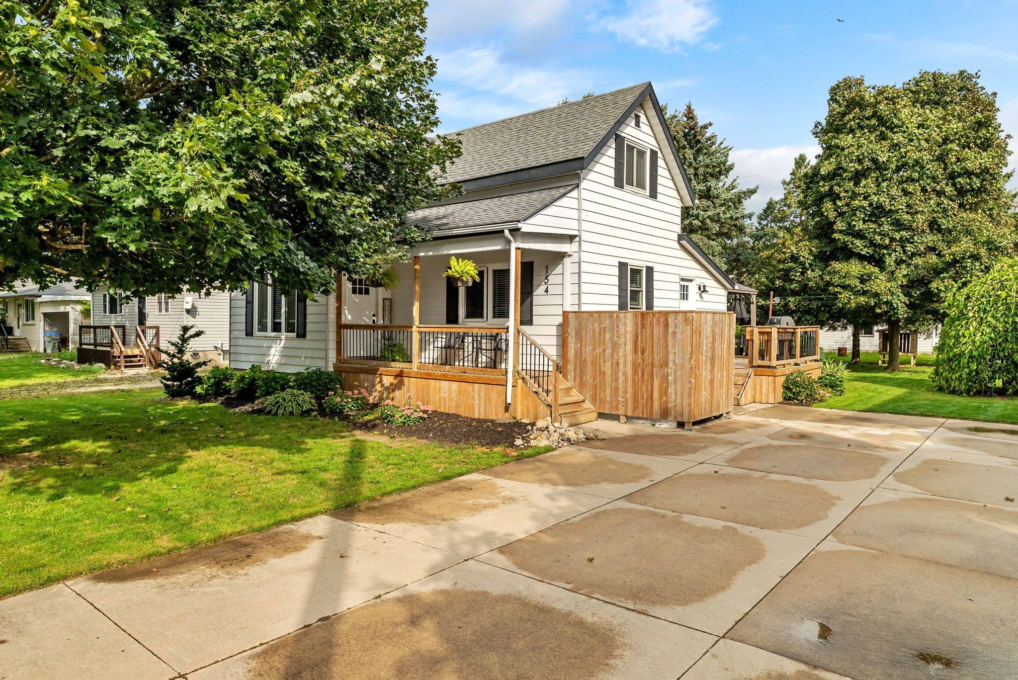 154 Richmond ST, Bluewater, ON N0M 1X0