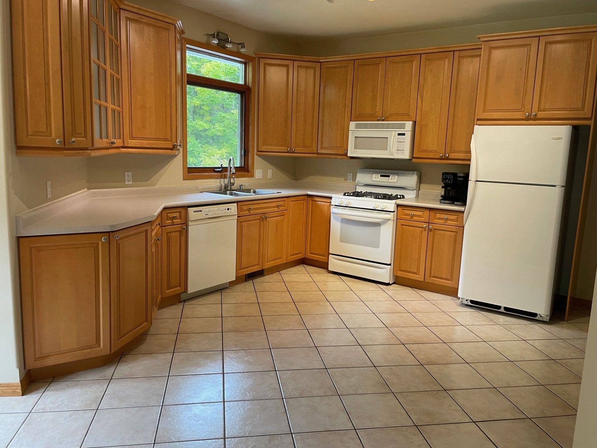 1990 Loch Lomond RD, Thunder Bay, ON P7J 1E9