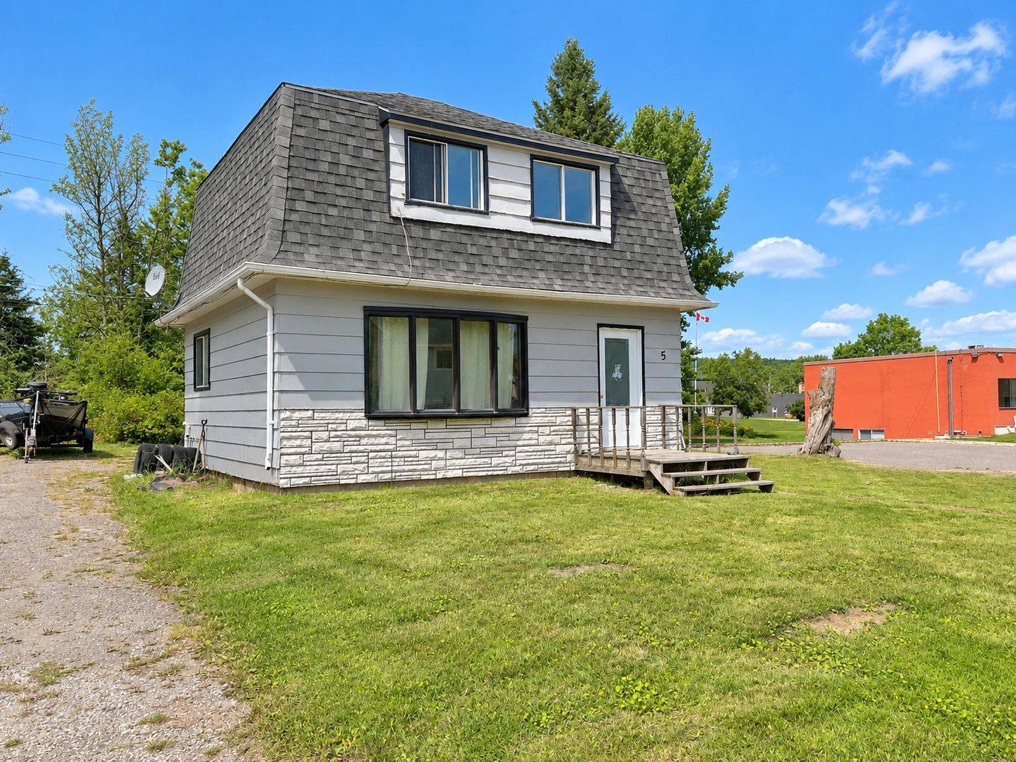 5 Steele AVE, Red Rock, ON P0T 2P0