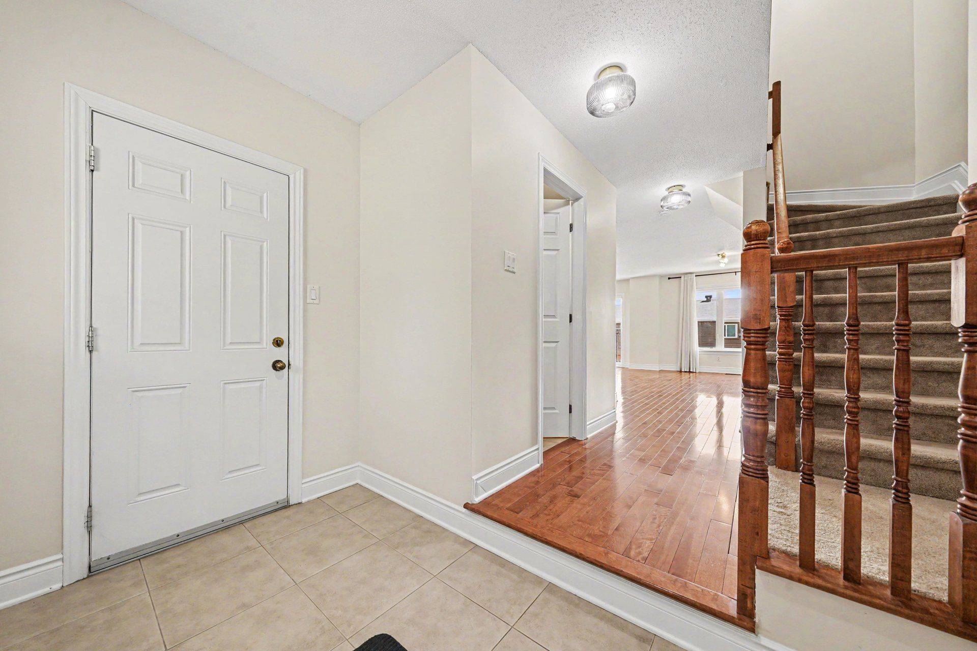 261 Parkin CIR, Blossom Park - Airport And Area, ON K1T 4G8