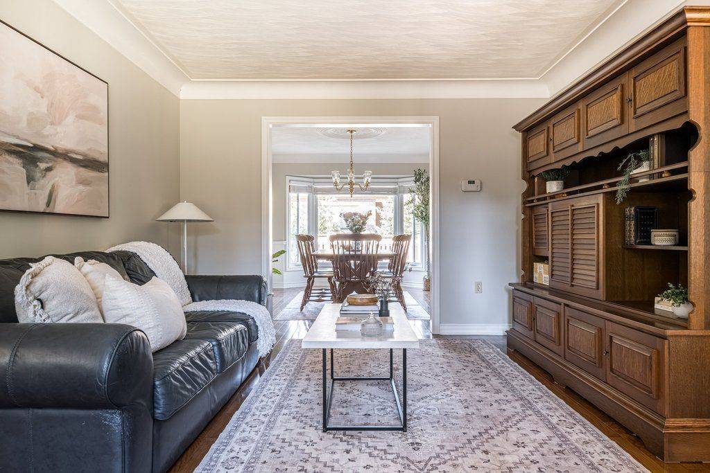 6 Cottonwood CT, Hamilton, ON L9G 3W1