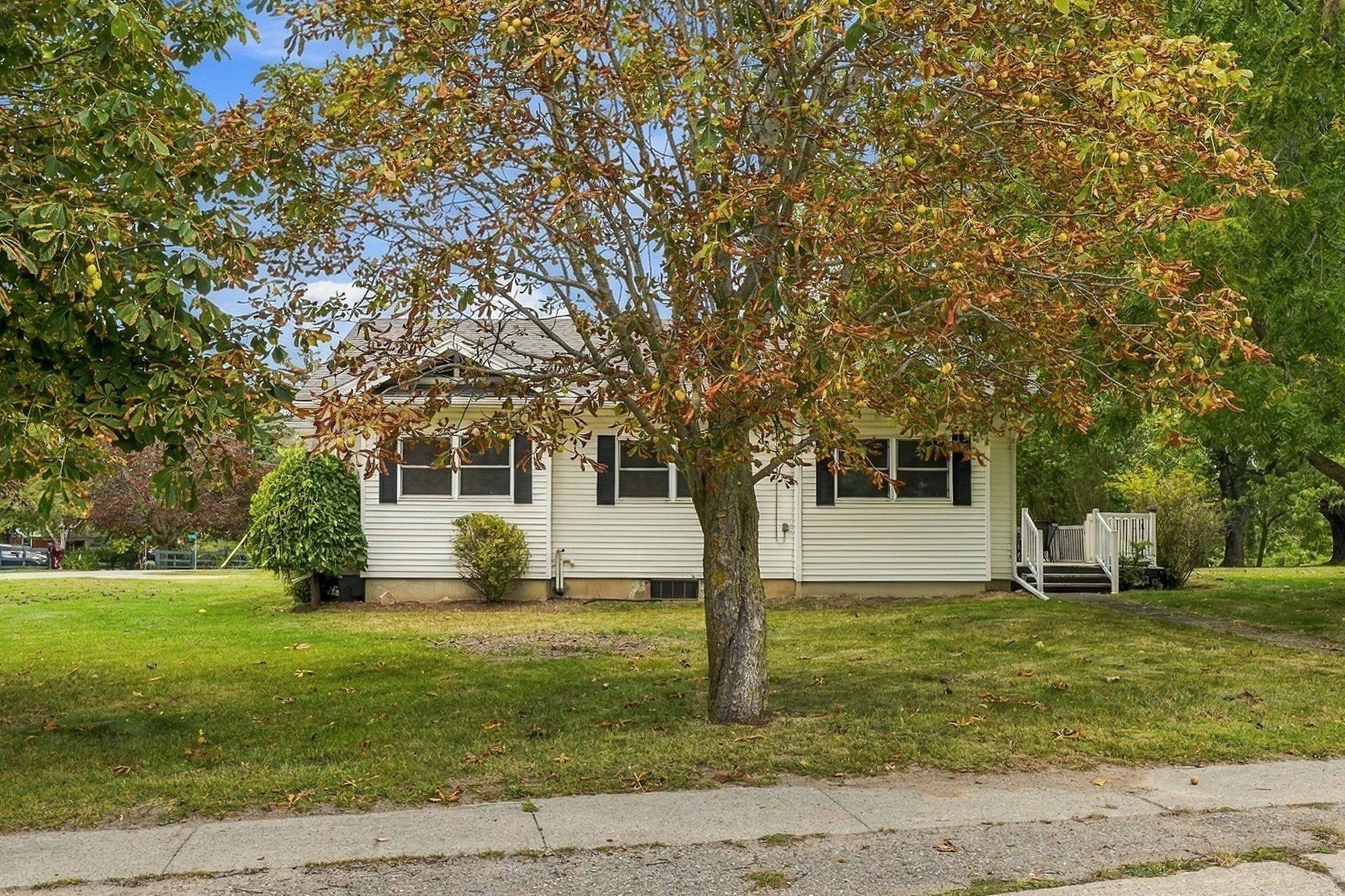 10 Northport ST, Prince Edward County, ON K0K 2T0