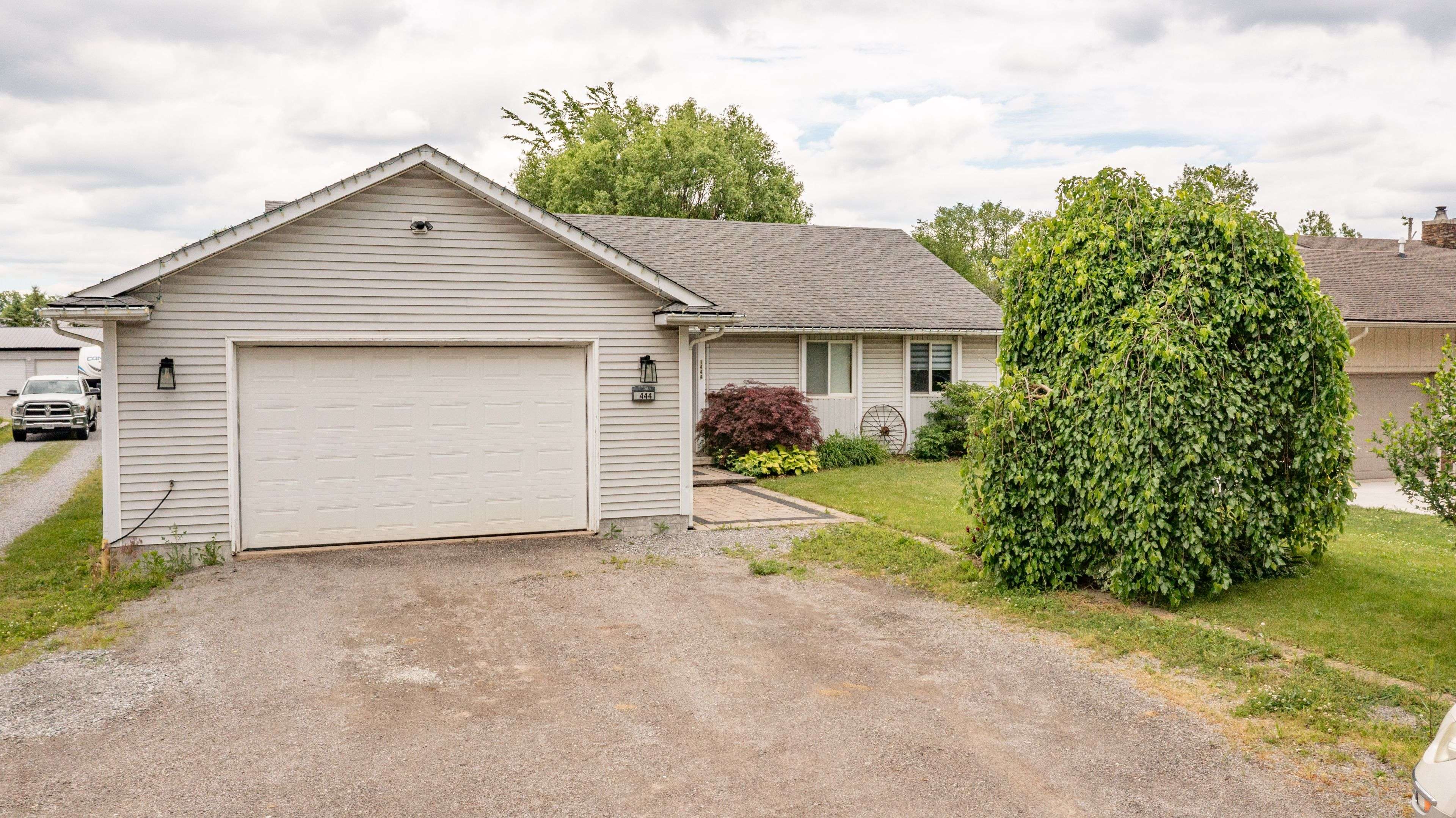 1444 Allanport RD, Thorold, ON L0S 1K0