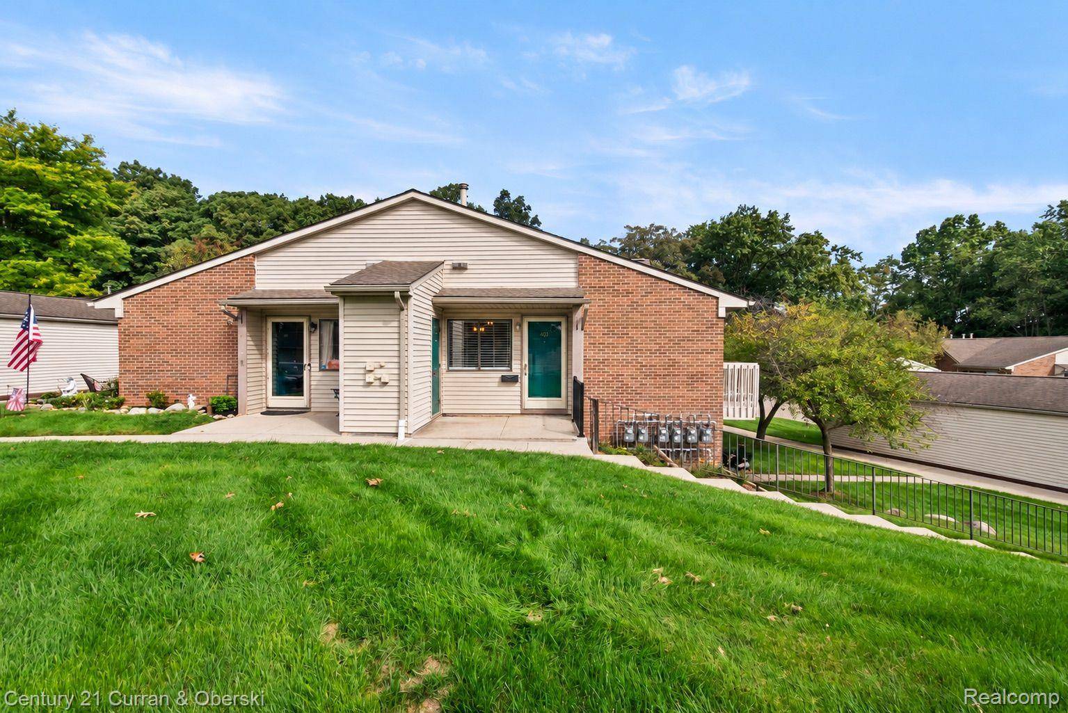 403 Spring Brooke DR, Brighton, MI 48116