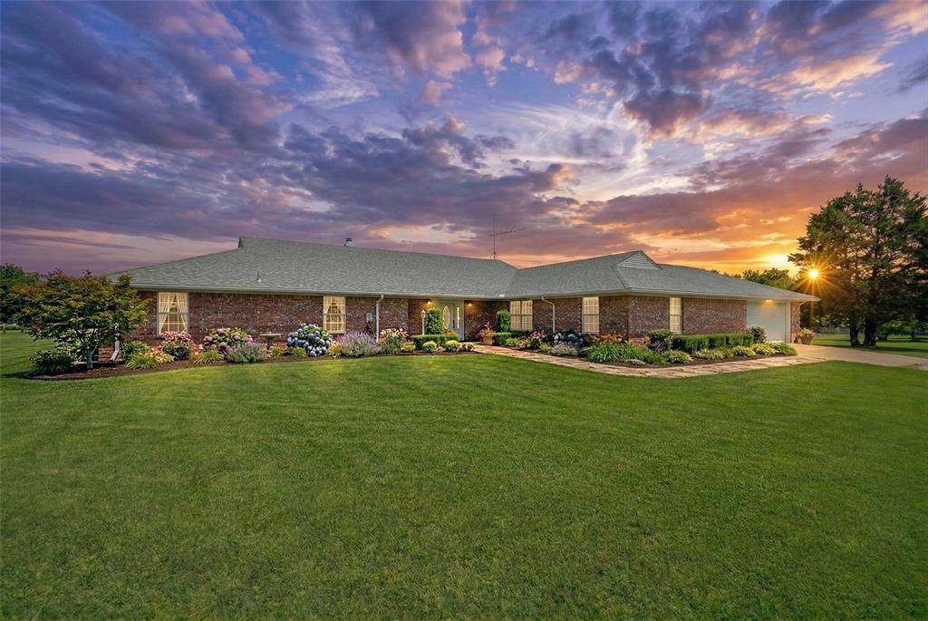 929 County Line Church Road, Whitesboro, TX 76273