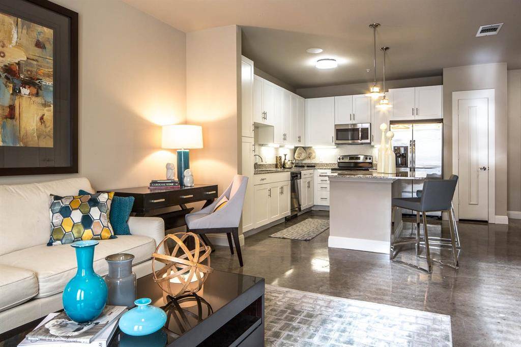 908 N Bishop Avenue #2-103, Dallas, TX 75208