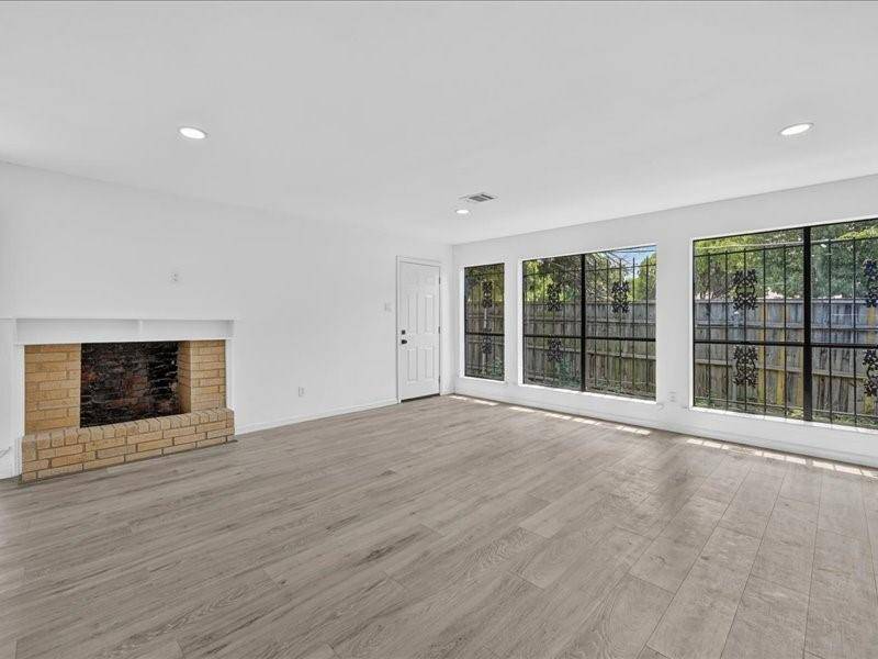 2402 E Overton Road, Dallas, TX 75216