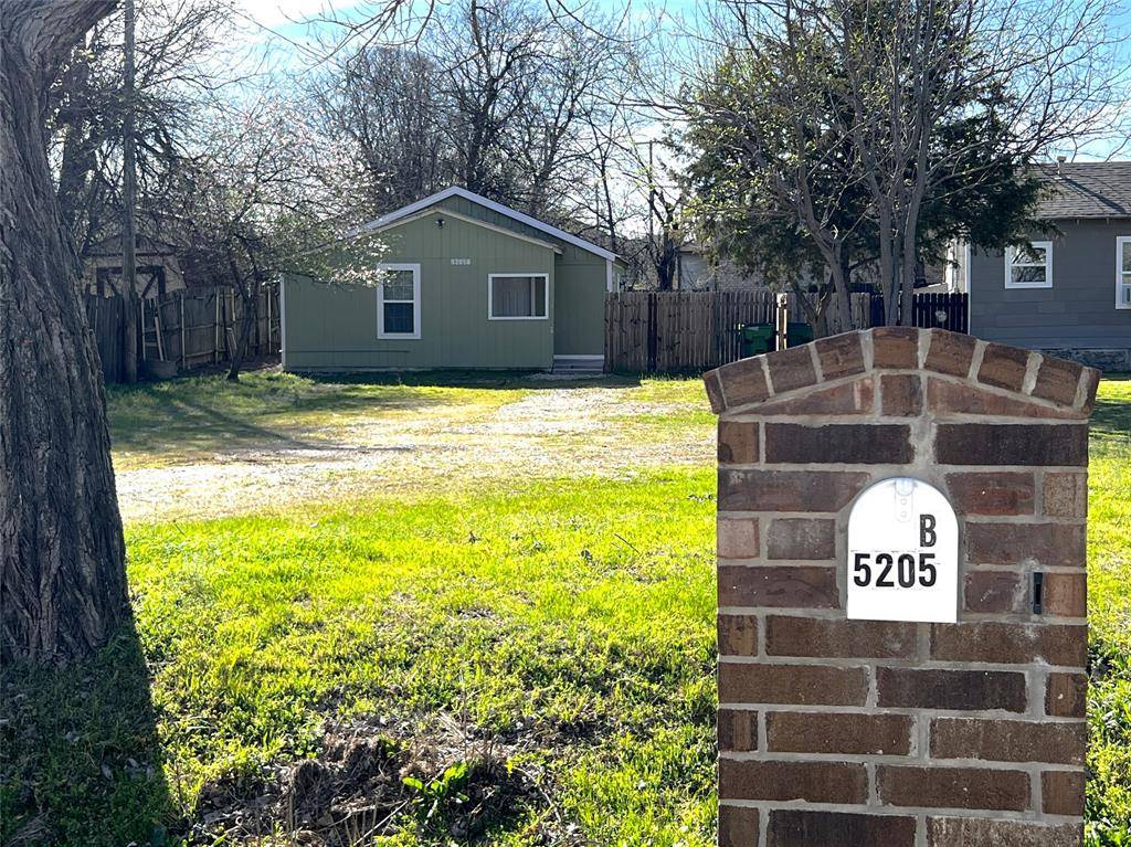5205 Calloway Street #B, Sansom Park, TX 76114