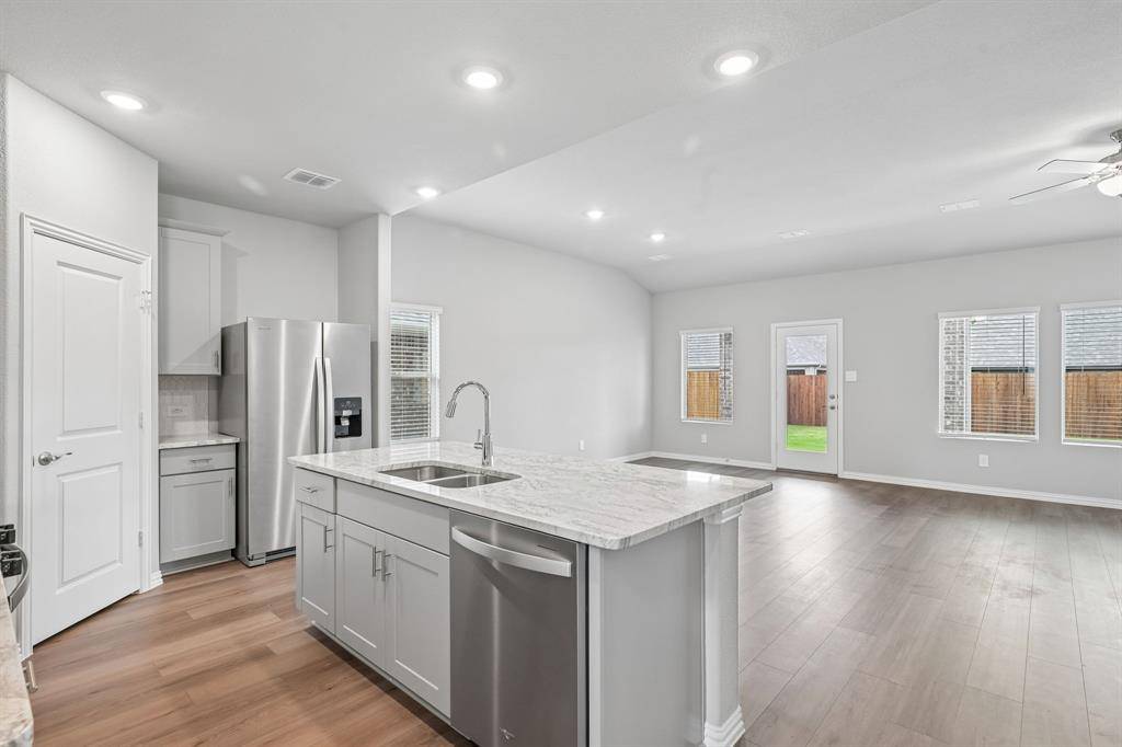 1934 Tradition Drive, Seagoville, TX 75159