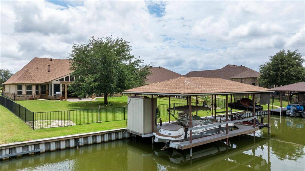 1011 Sunset Bay Court, Granbury, TX 76048