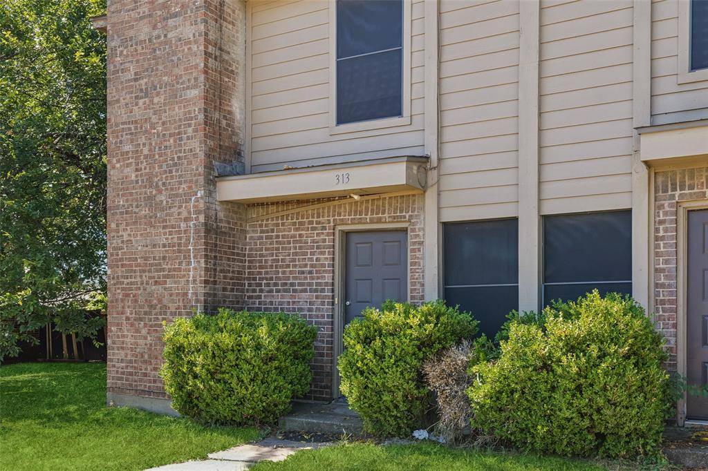 313 Cambridge Drive, Saginaw, TX 76179