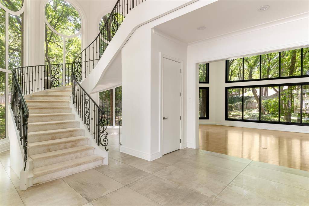 2420 Lincoln Drive, Arlington, TX 76006