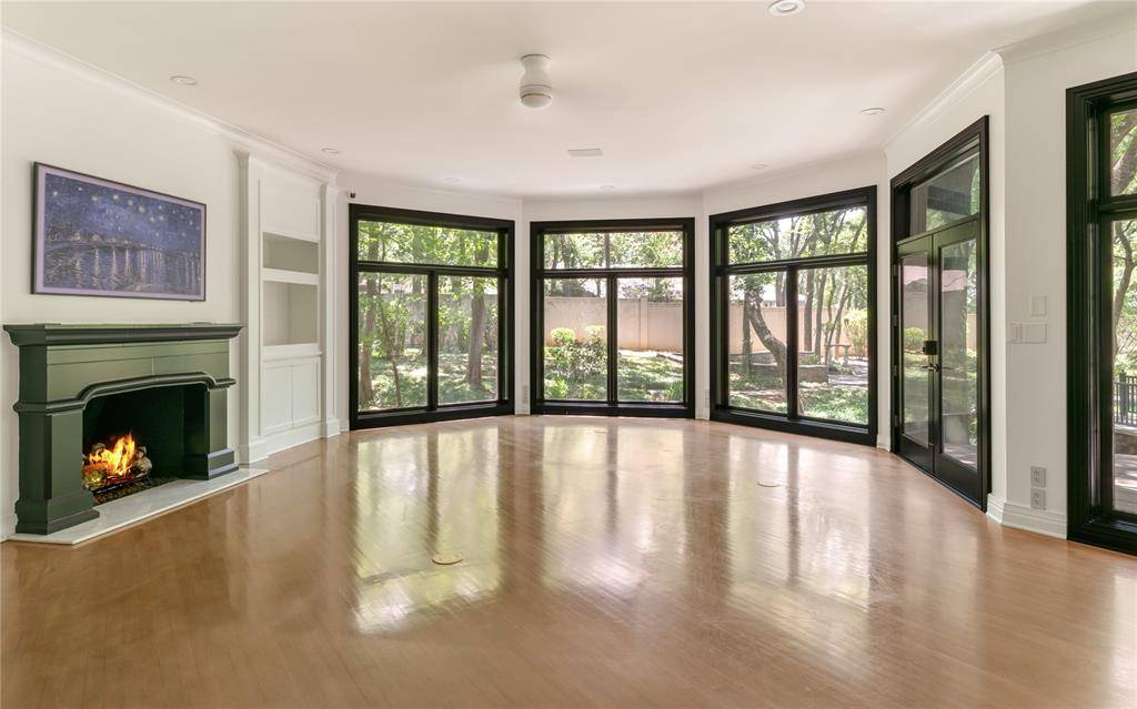 2420 Lincoln Drive, Arlington, TX 76006