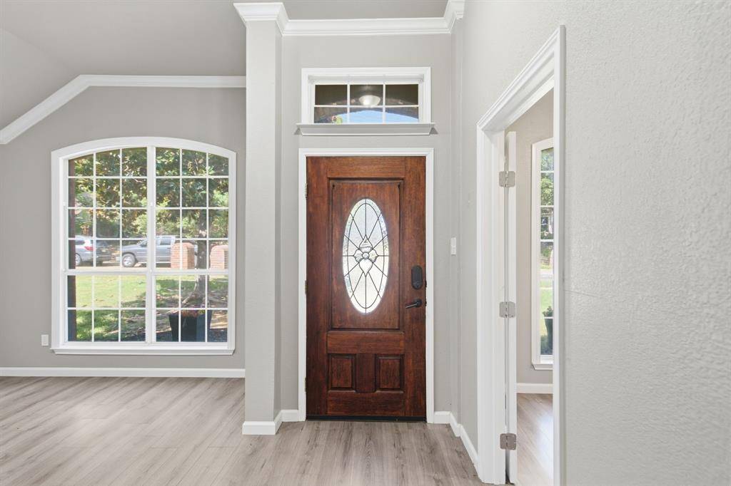 1237 Christopher Lane, Lewisville, TX 75077