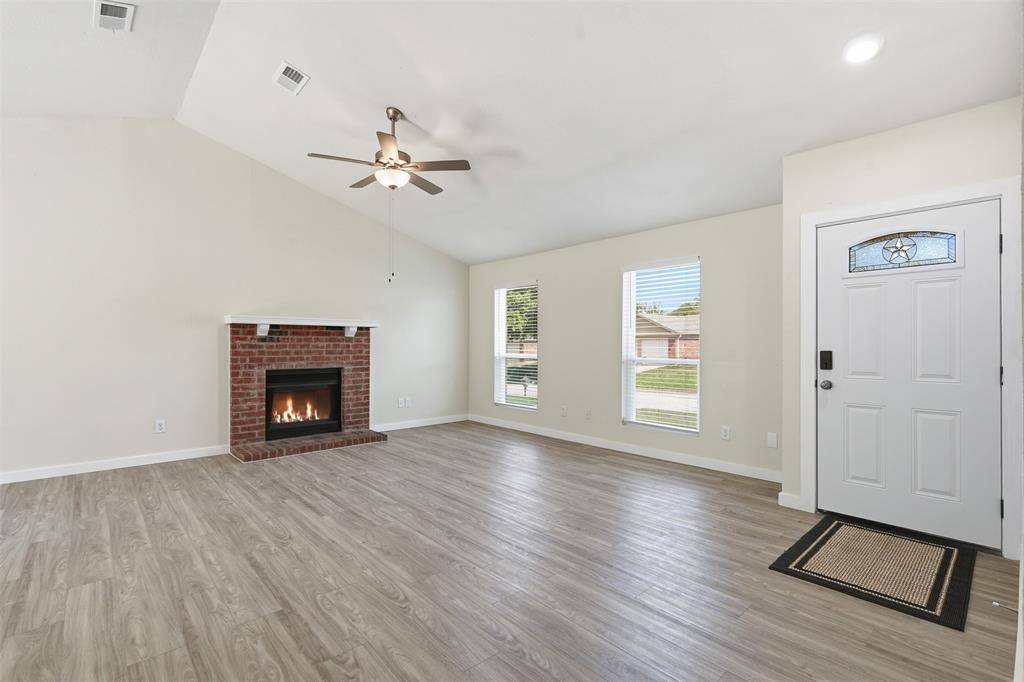 3812 Bigleaf Lane, Fort Worth, TX 76137