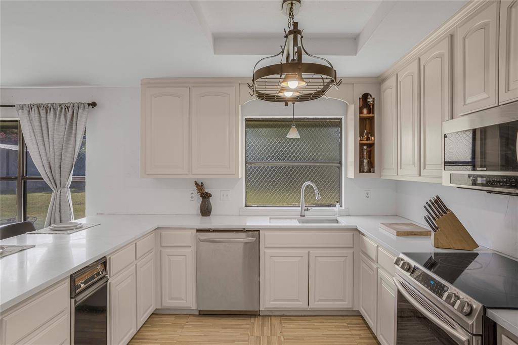 1212 4th Street, Granbury, TX 76048