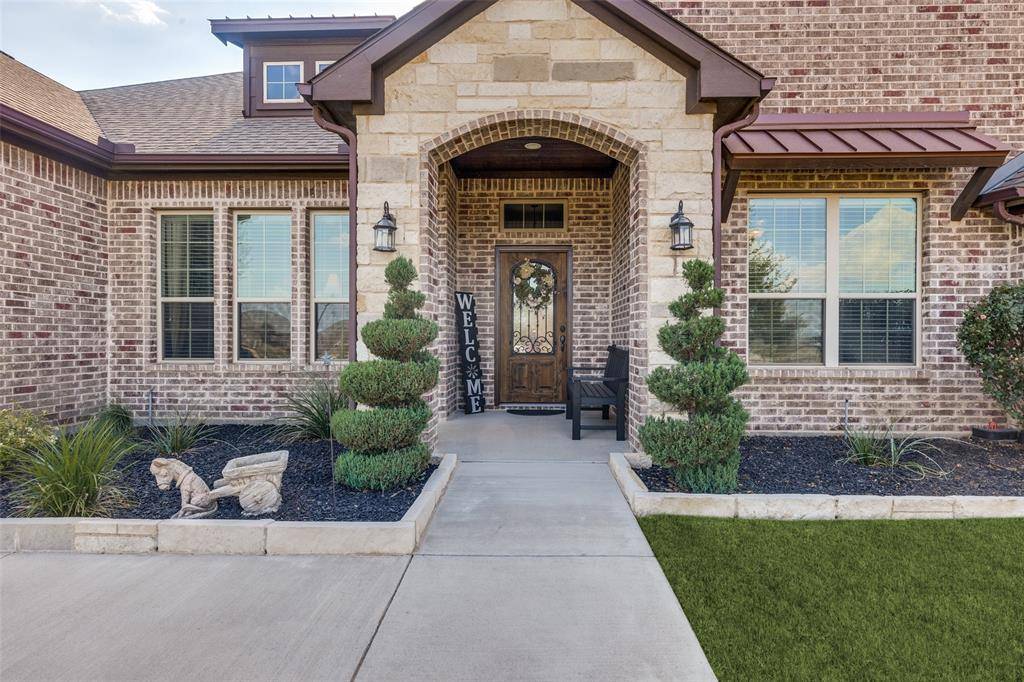 110 High Ridge Court, Decatur, TX 76234