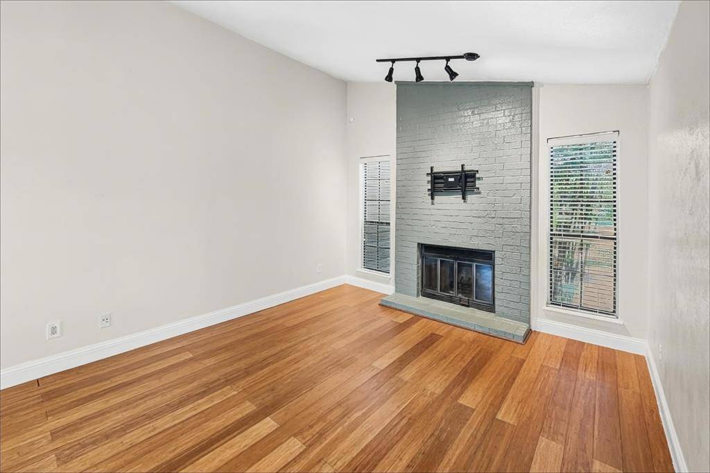 1108 Quail Valley Lane #221, Arlington, TX 76011