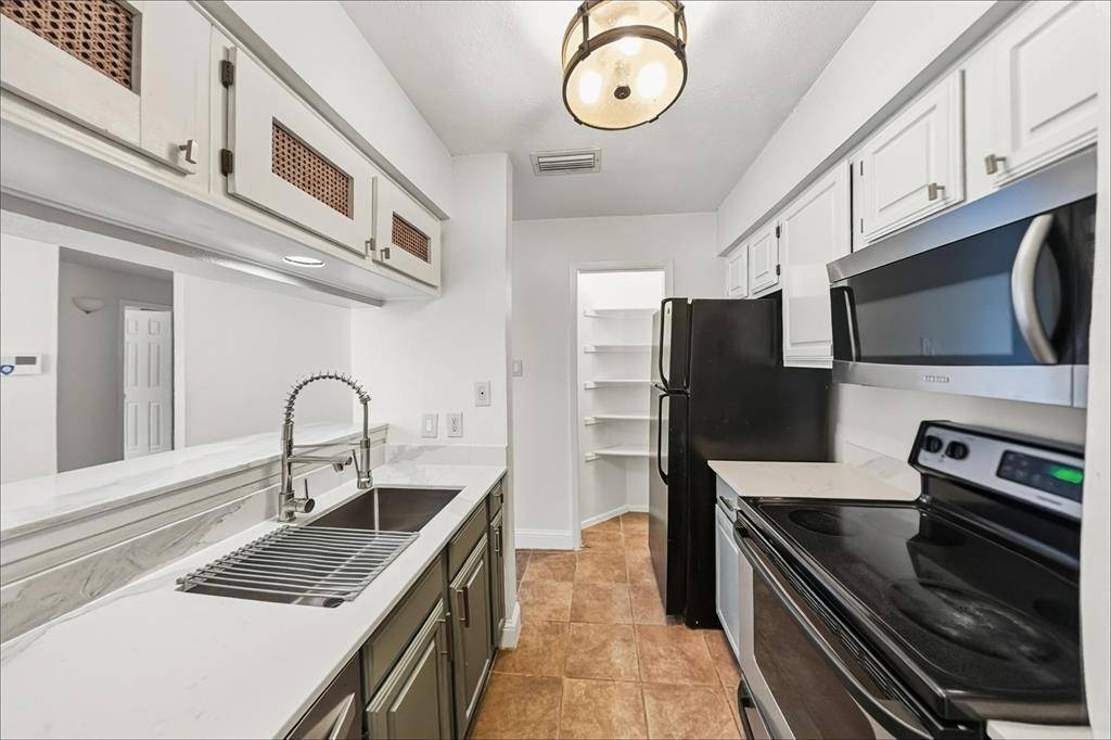 1108 Quail Valley Lane #221, Arlington, TX 76011