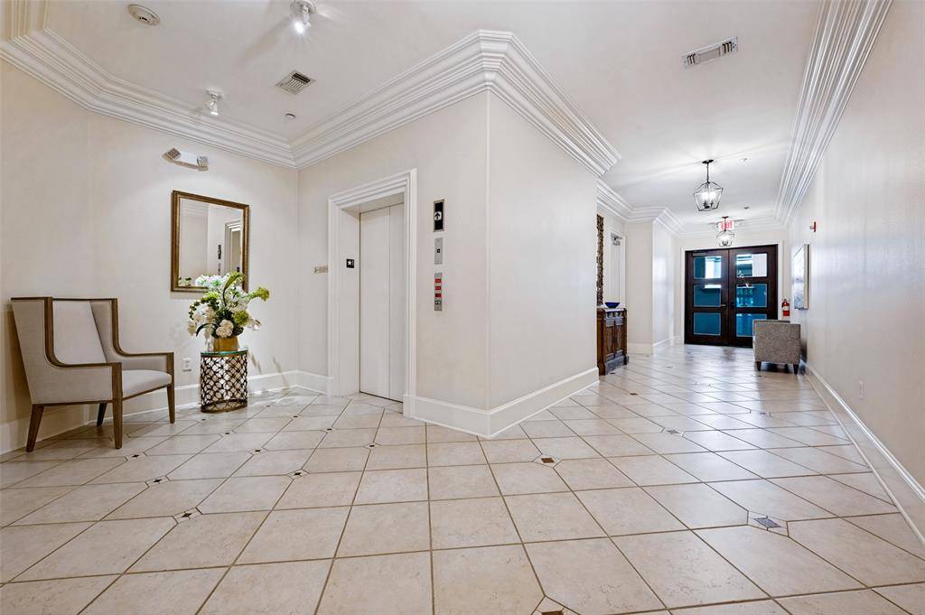 8505 Edgemere Road #202, Dallas, TX 75225