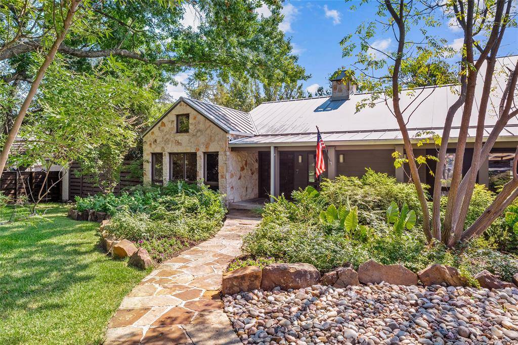 11438 E Ricks Circle, Dallas, TX 75230