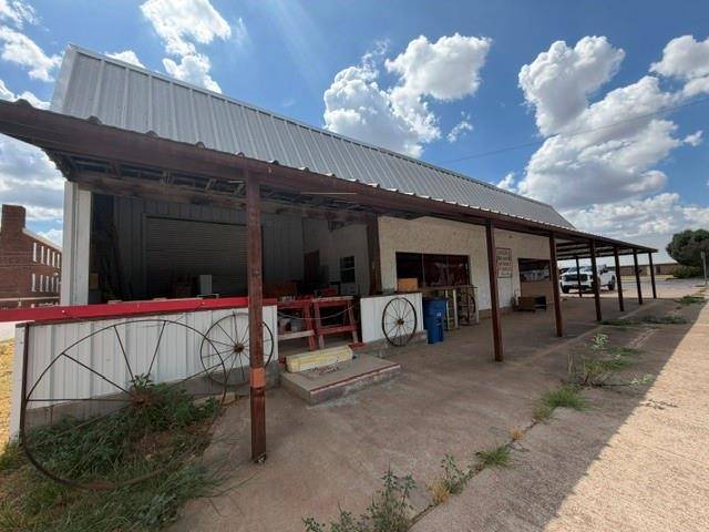 215 W 8th Street, Cisco, TX 76437