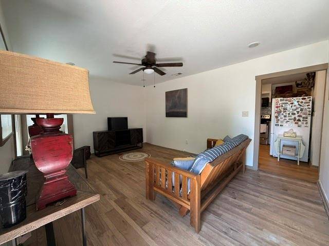 6870 Briar Road, Azle, TX 76020