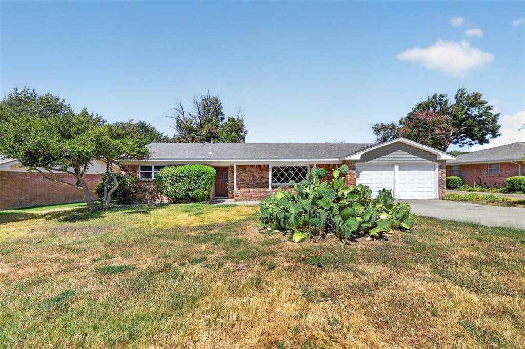 5900 Whitman Avenue, Fort Worth, TX 76133