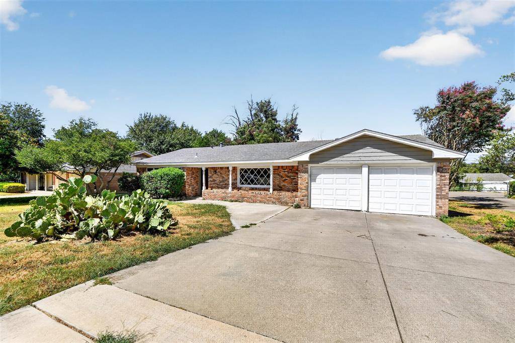 5900 Whitman Avenue, Fort Worth, TX 76133