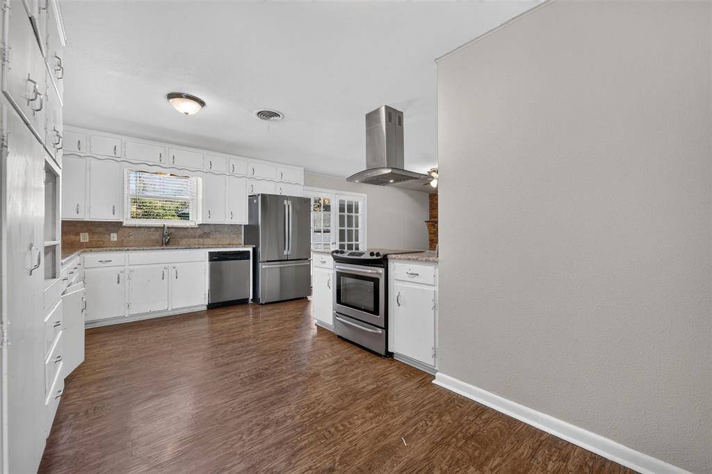 5900 Whitman Avenue, Fort Worth, TX 76133