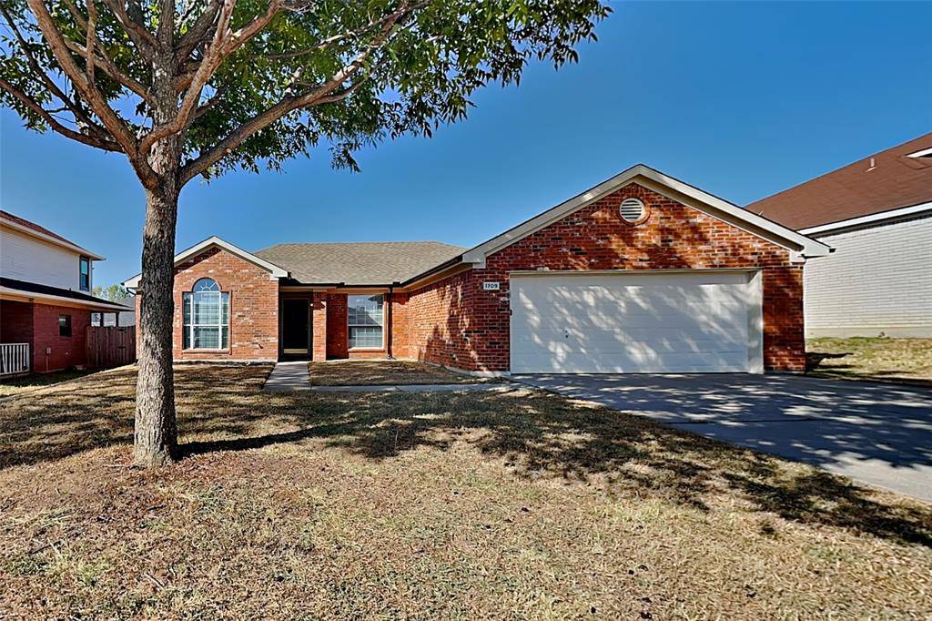 1709 Ryanfeld Drive, Mansfield, TX 76063