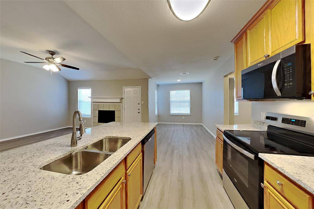 1709 Ryanfeld Drive, Mansfield, TX 76063