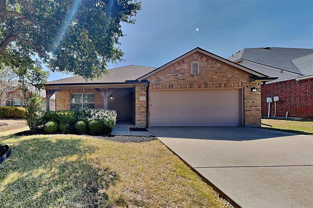 437 Sandy Creek Drive, Fort Worth, TX 76131
