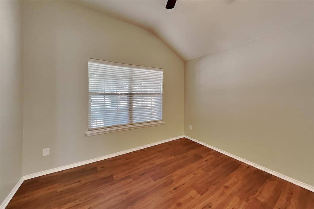 437 Sandy Creek Drive, Fort Worth, TX 76131