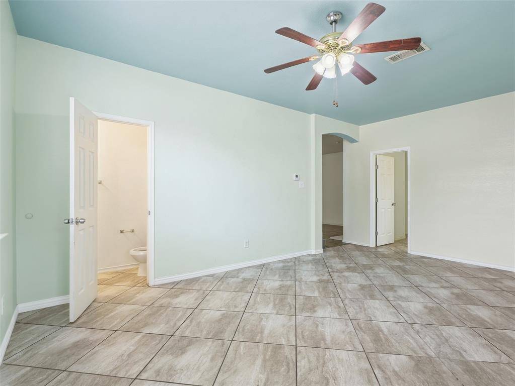 8101 Southern Pine Way, Fort Worth, TX 76123