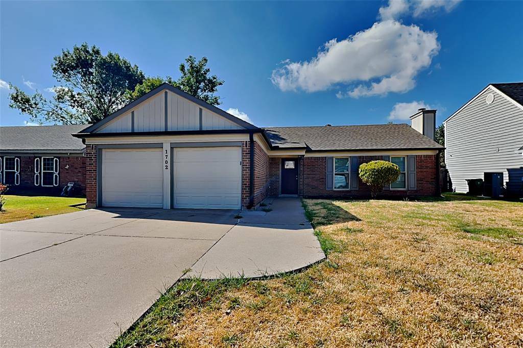 1702 Crimson Court, Arlington, TX 76018