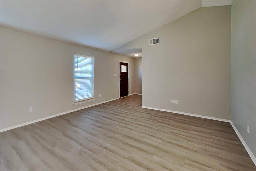 1702 Crimson Court, Arlington, TX 76018