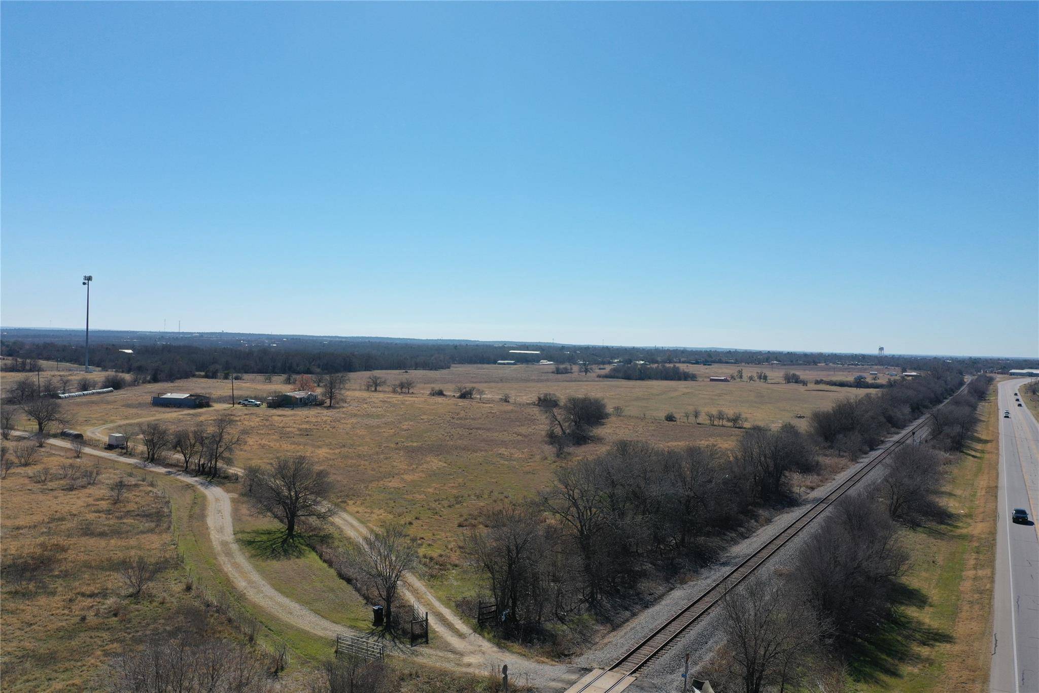 915 State Highway 95 HWY N #A, Elgin, TX 78621