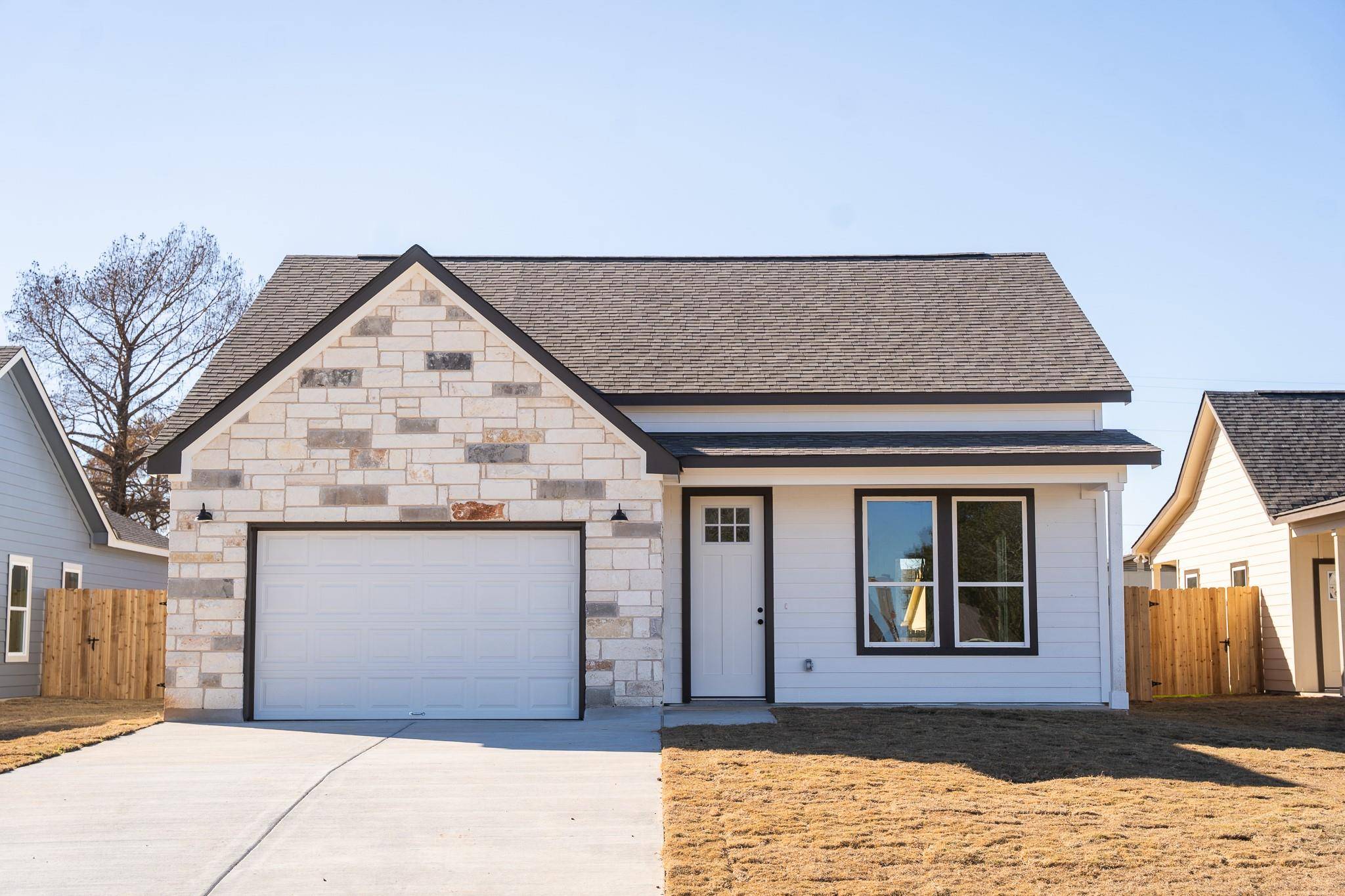313 String Prairie WAY, Smithville, TX 78957