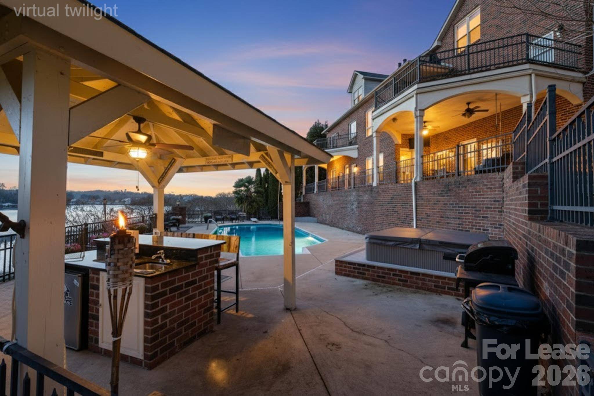 121 Pleasant Pointe DR, Hickory, NC 28601
