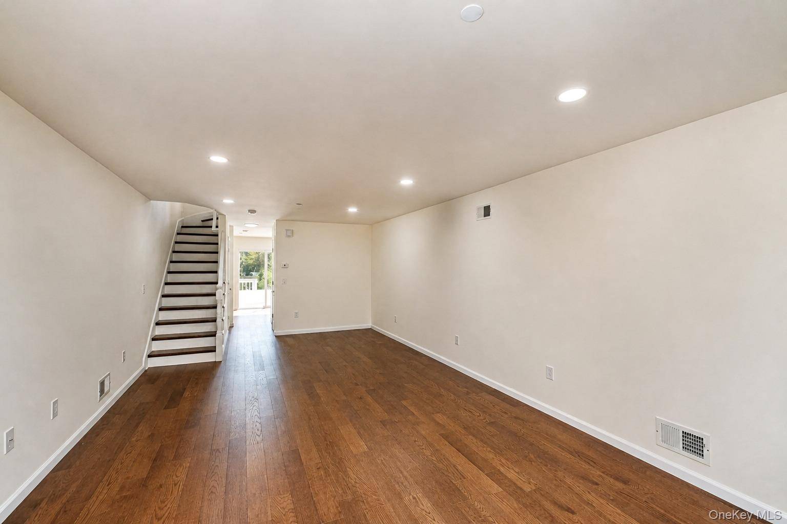 7306 Amboy RD, Staten Island, NY 10307