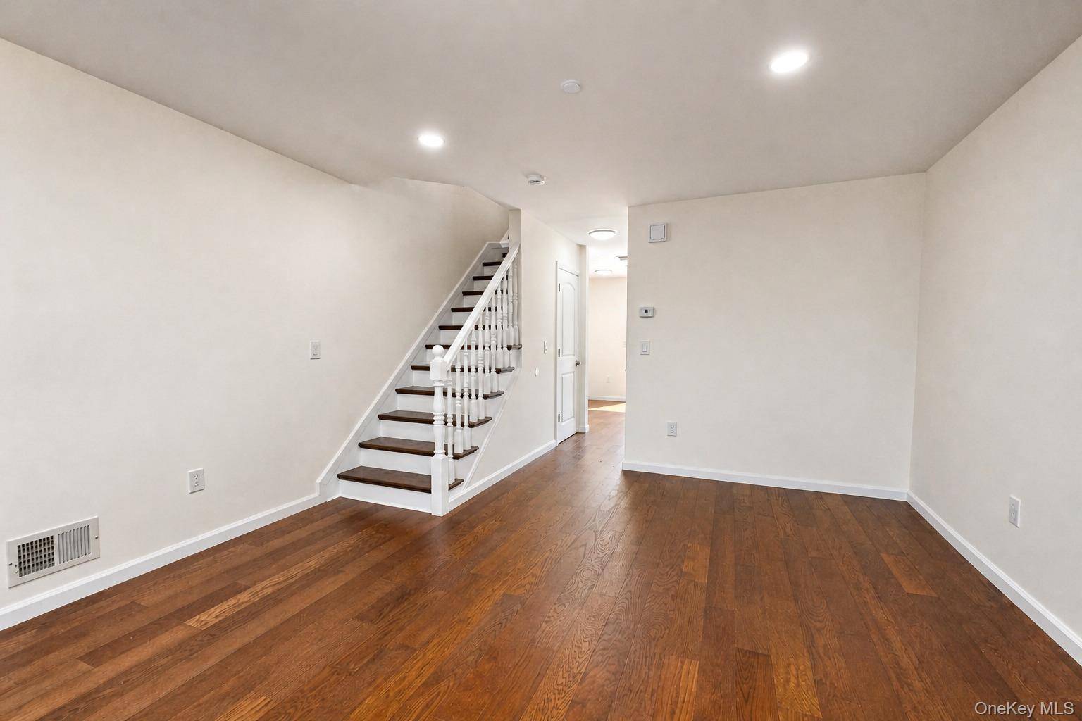 7306 Amboy RD, Staten Island, NY 10307