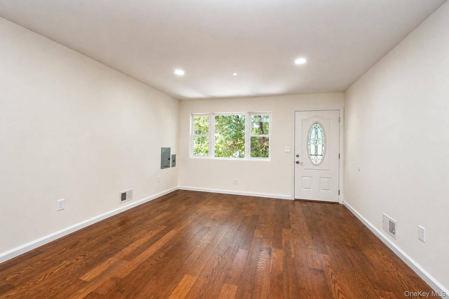 7306 Amboy RD, Staten Island, NY 10307