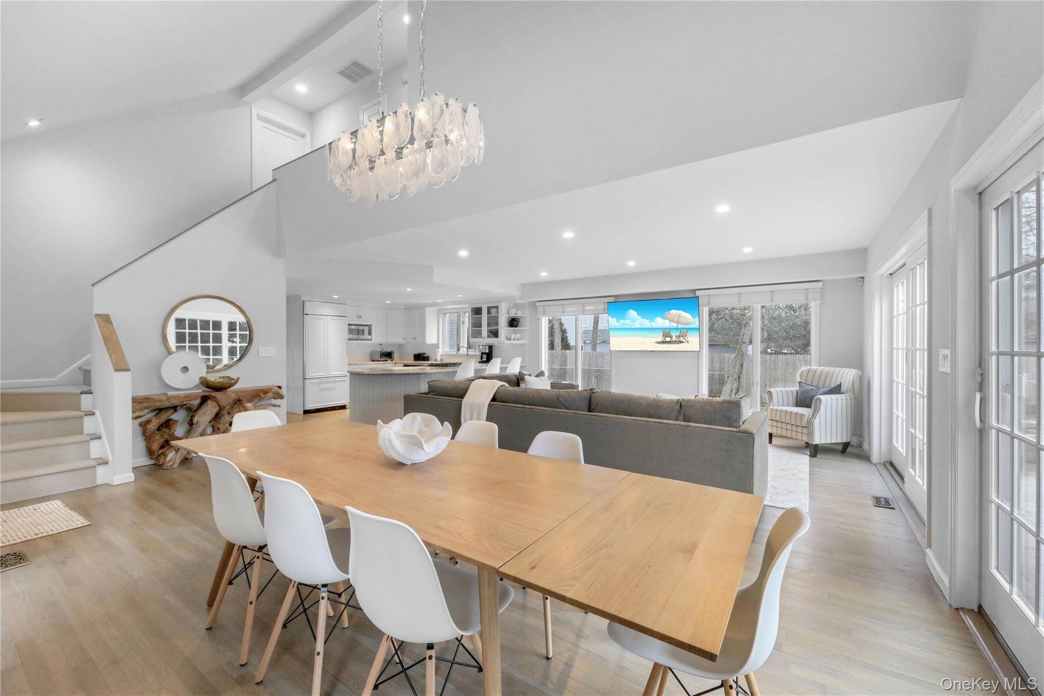 70 Tanners Neck LN, Westhampton, NY 11977