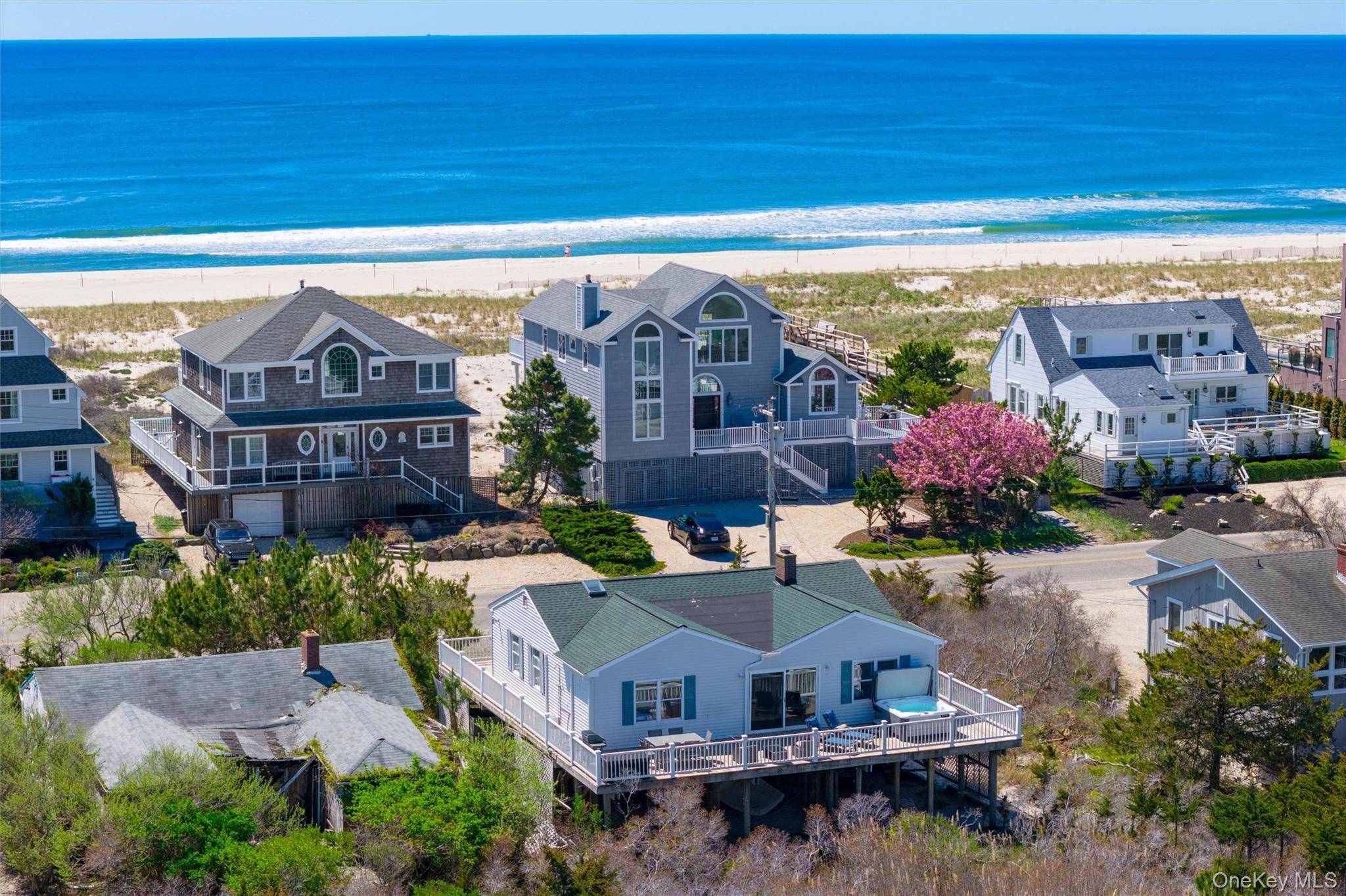 898 Dune RD, Westhampton Dunes, NY 11978