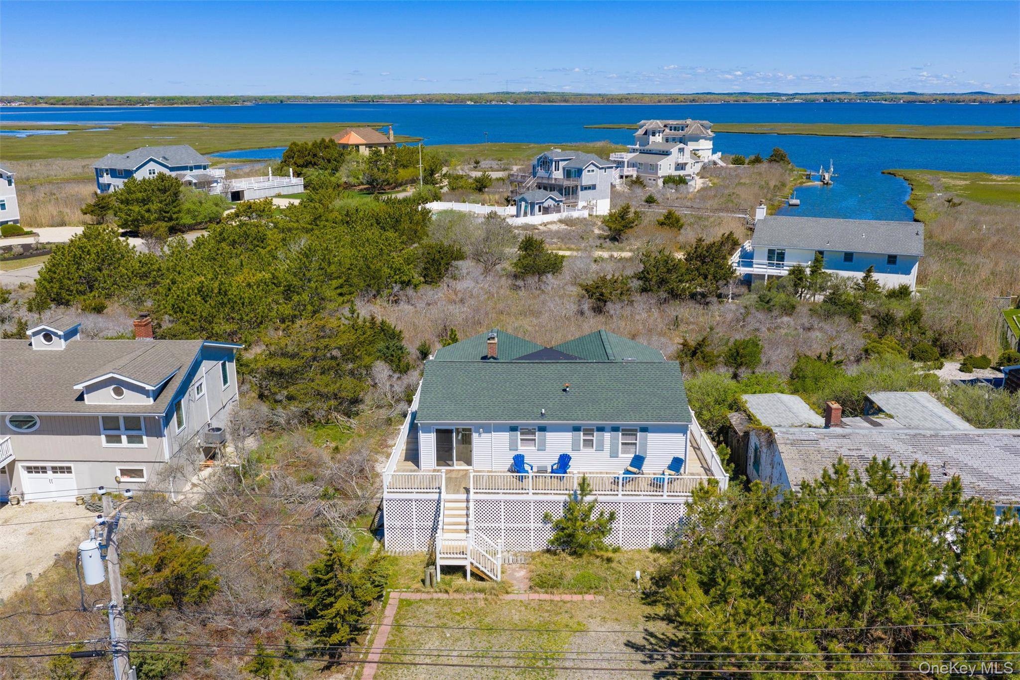 898 Dune RD, Westhampton Dunes, NY 11978
