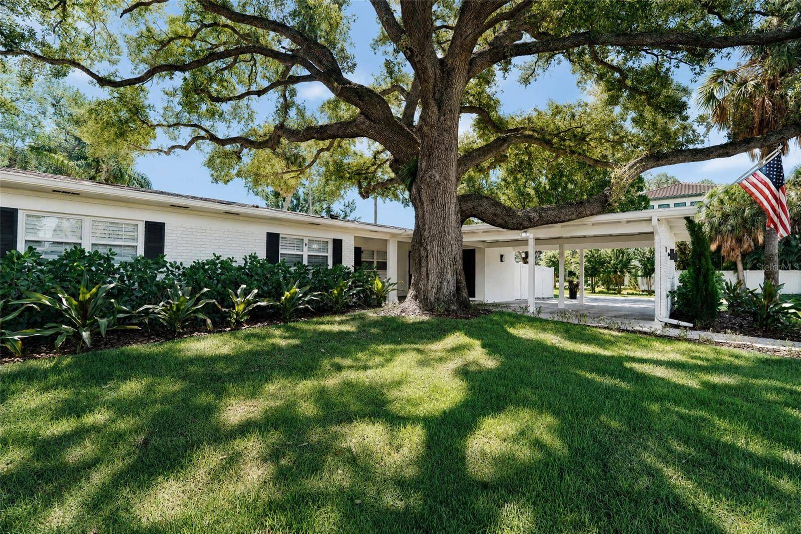 214 S TREASURE DR, Tampa, FL 33609