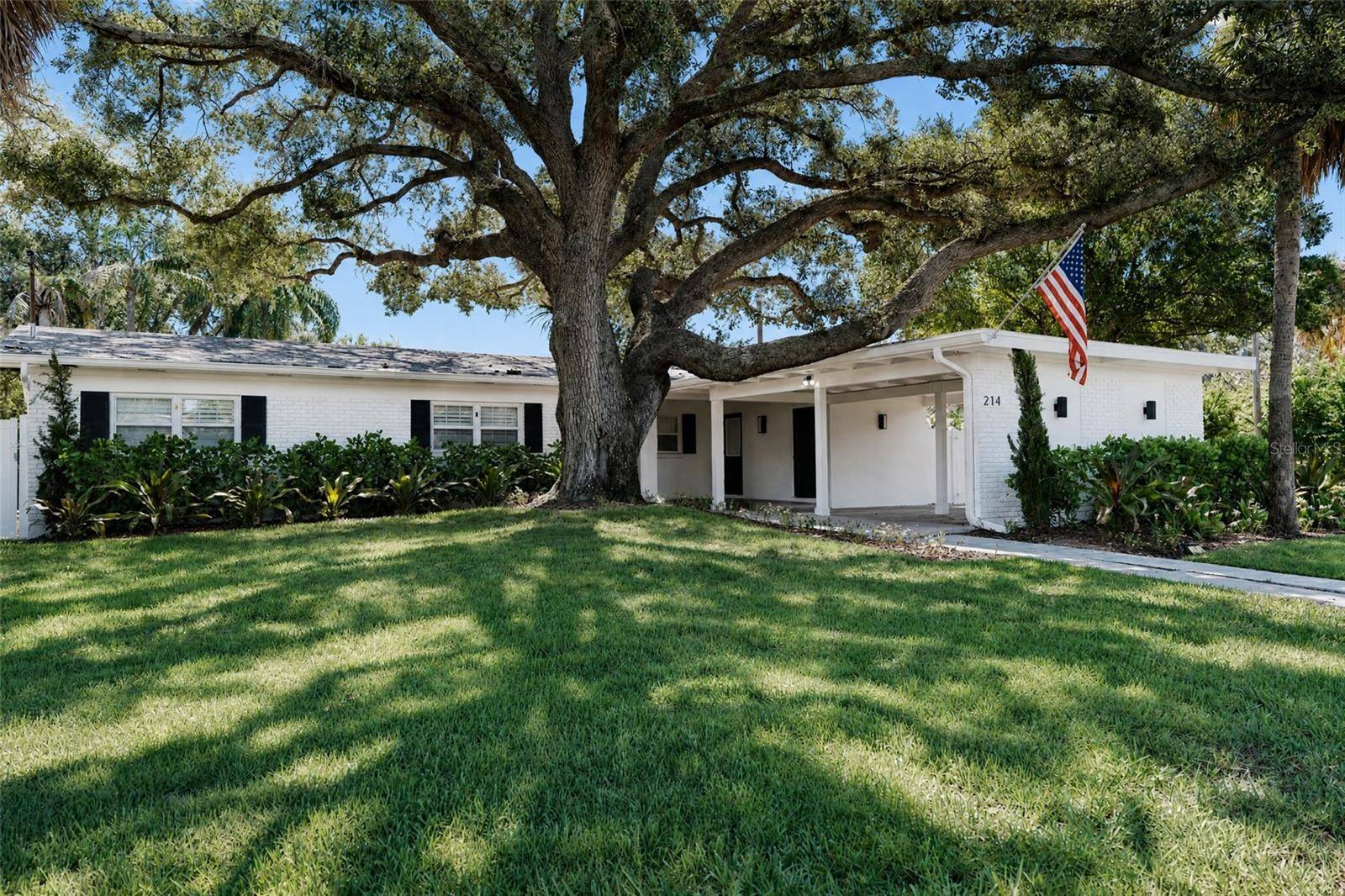 214 S TREASURE DR, Tampa, FL 33609
